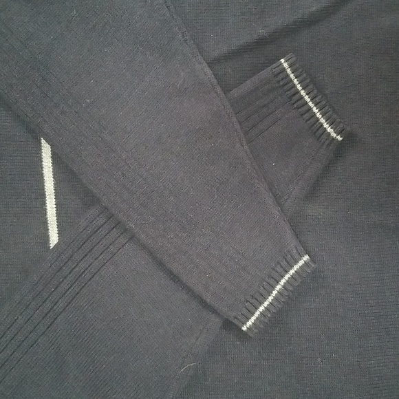 🧥XTREMEGEAR V-NECK SWEATER - Picture 2 of 8